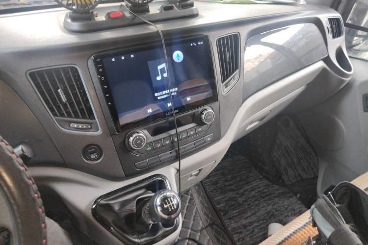Used Foton Toano 2023 2.8T Manual Jixiang Long Wheelbase Mid-Top with Rear Dual Tires 7/9 Seats Audio And AC Panel