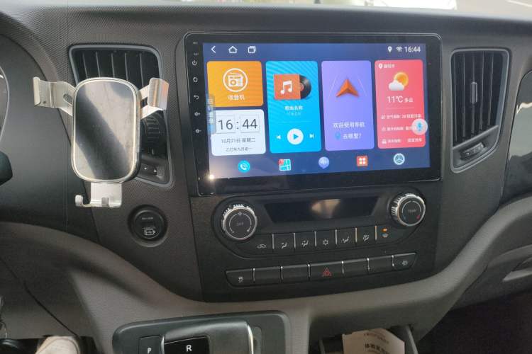 Used Foton Toano 2023 2.0T Automatic Urban Edition Multi-Function Short Wheelbase Low Roof Rear Single Tire – Available in 5/6/9-Seater Configurations Audio And AC Panel