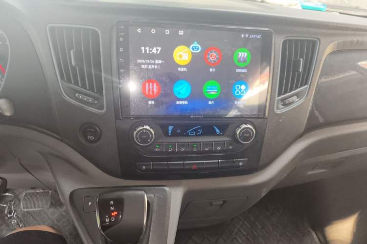 Used Foton Toano 2023 2.0T Automatic Jixiang Multi-Function Long-Wheelbase Mid-Height Rear Single Tire – Available in 6/7/9-Seater Configurations Audio And AC Panel