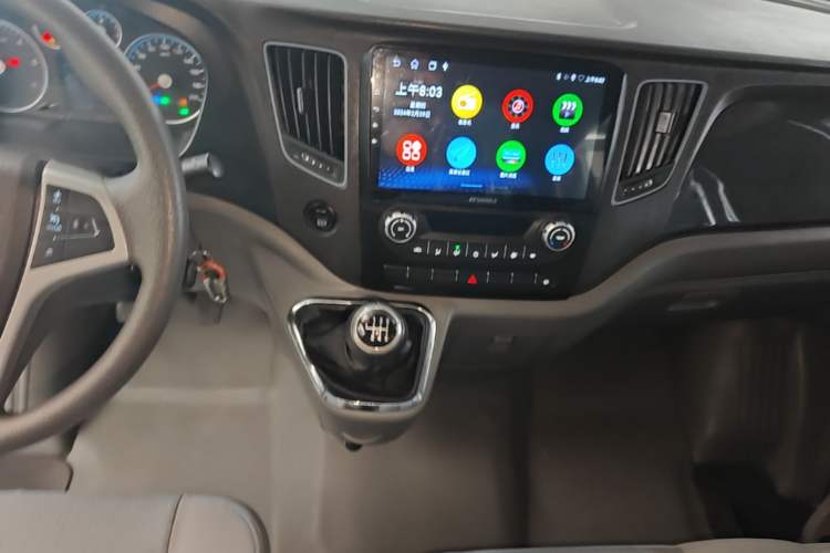 Used Foton Toano 2023 Urban Edition Multi-Function 2.0T Manual Short Wheelbase Mid-Roof Rear Single Tire – Available in 5/6/9-Seater Configurations Audio And AC Panel
