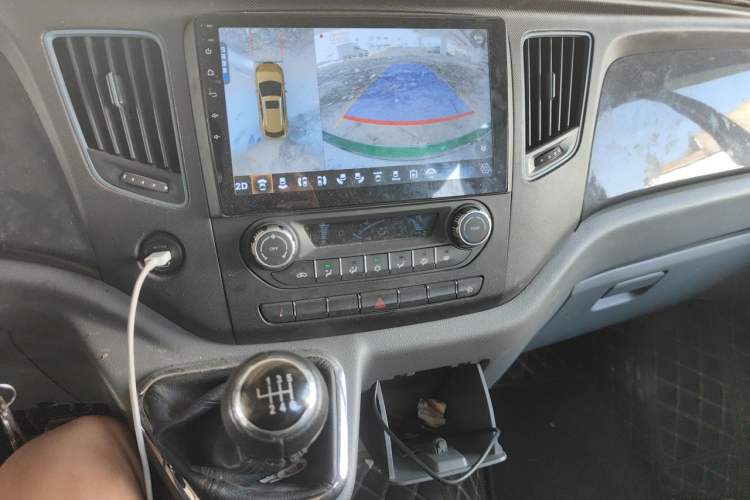 Used Foton Toano 2023 2.5T Manual Jixiang Long Wheelbase Mid-Top with Dual Rear Tires 7/9-Seater Audio And AC Panel