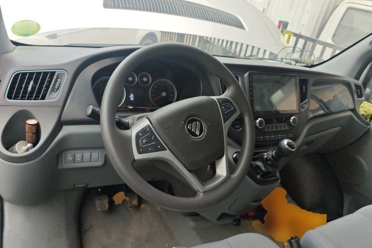 Used Foton Toano 2023 2.8T Manual Jixiang Van Extended Wheelbase Mid-Height Roof Rear Dual Tires 3-Seater Center Console