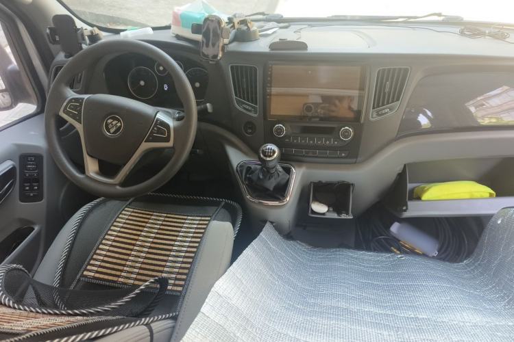 Used Foton Toano 2023 2.0T Manual Jixiang Long Wheelbase Ultra-High Roof with Single Rear Tire 7/9 Seats Center Console