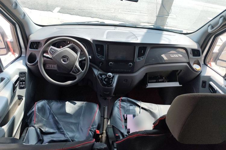 Used Foton Toano 2023 2.0T Manual Urban Version Short Wheelbase Mid-Height Design with Single Rear Tire—5/6/9 Seater Center Console
