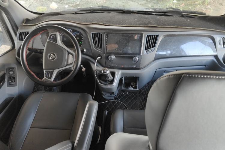 Used Foton Toano 2023 2.5T Manual Jixiang Long Wheelbase Mid-Top with Dual Rear Tires 7/9-Seater Center Console