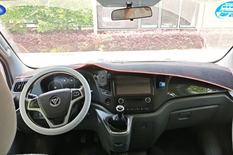 Used Foton Toano 2023 Joy Elephant Multi-Function 2.0T Manual Long-Wheelbase Mid-Roof Model with Single Rear Tire Available in 5/6/7/9-Seater Configurations Center Console