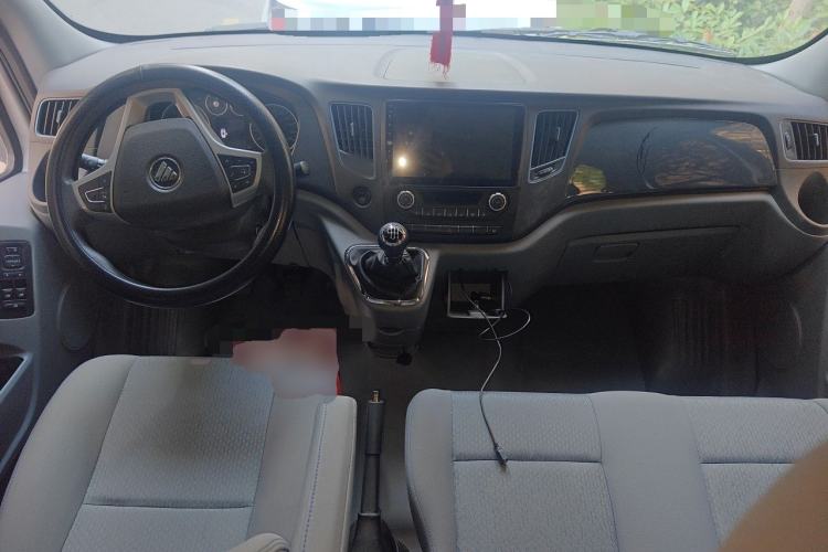 Used Foton Toano 2023 Joy Elephant Multi-Function 2.0T Manual Long-Wheelbase Mid-Roof Model with Single Rear Tire Available in 5/6/7/9-Seater Configurations Center Console