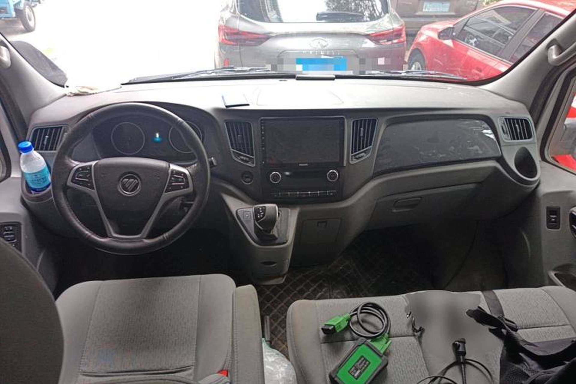 Used Foton Toano 2023 2.0T Automatic Urban Edition Short Wheelbase Mid-Height Design with Single Rear Tire—Available in 5/6/9-Seater Configurations Center Console