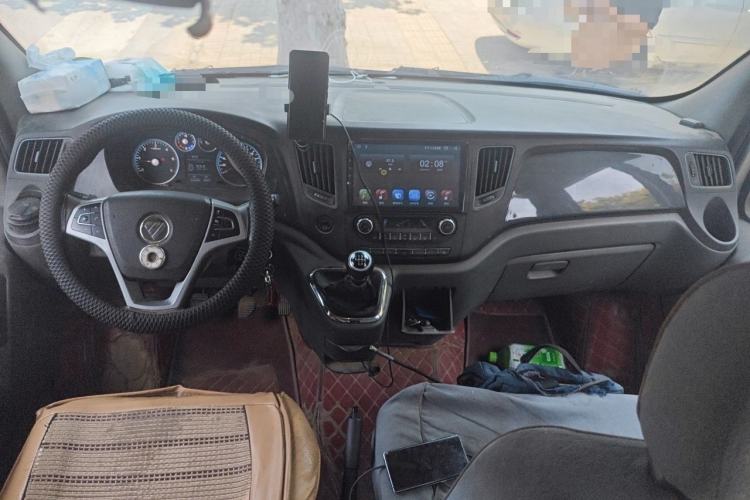 Used Foton Toano 2023 Joy Elephant Multi-Function 2.0T Manual Long-Wheelbase Mid-Roof Model with Single Rear Tire Available in 5/6/7/9-Seater Configurations Center Console