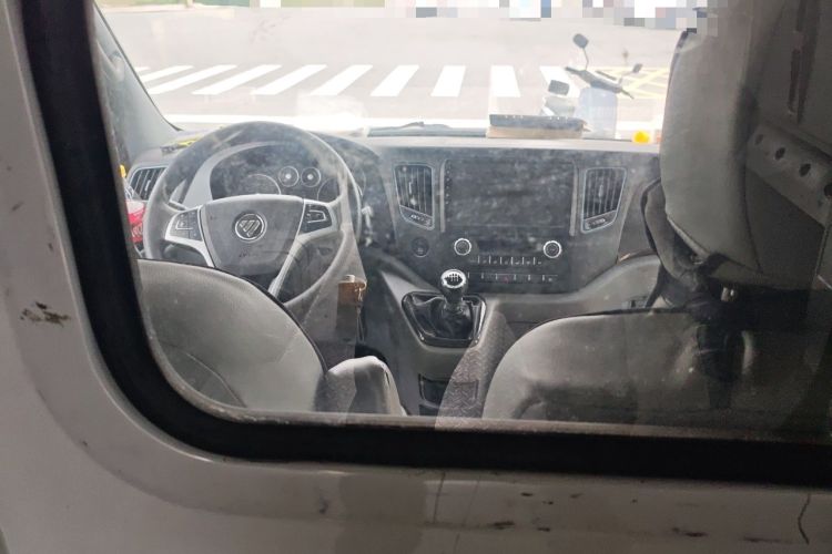 Used Foton Toano 2023 Joy Elephant Van 2.0T Manual Long Wheelbase Mid-Roof Design Rear Single Tire 3-Seater Center Console