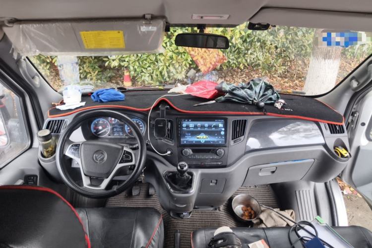 Used Foton Toano 2023 Joy Elephant Multi-Function 2.0T Manual Long-Wheelbase Mid-Roof Model with Single Rear Tire Available in 5/6/7/9-Seater Configurations Center Console