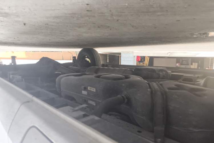 Used Foton Toano 2023 2.0T Automatic Jixiang Multi-Function Long-Wheelbase Mid-Height Rear Single Tire – Available in 6/7/9-Seater Configurations Chassis Front Left