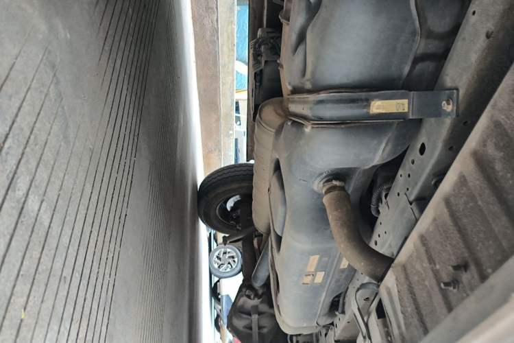 Used Foton Toano 2023 2.0T Automatic Urban Edition Short Wheelbase Mid-Height Design with Single Rear Tire—Available in 5/6/9-Seater Configurations Chassis Front Left