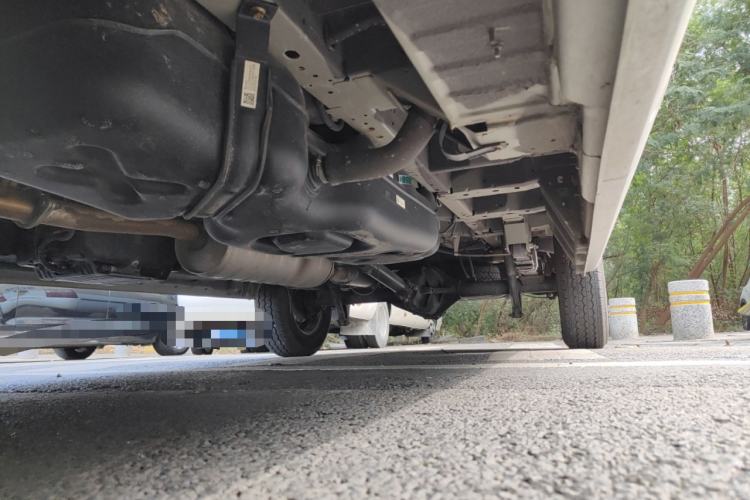 Used Foton Toano 2023 2.0T Automatic Jixiang Multi-Function Long-Wheelbase Mid-Height Rear Single Tire – Available in 6/7/9-Seater Configurations Chassis Front Left