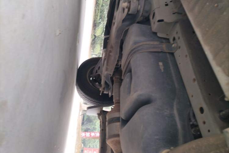 Used Foton Toano 2023 2.0T Manual Urban Version Short Wheelbase Low Roof with Single Rear Tire Available in 5/6/9-Seater Configurations Chassis Front Left