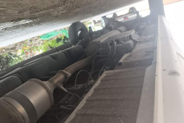 Used Foton Toano 2023 2.0T Automatic Jixiang Multi-Function Long-Wheelbase Mid-Height Rear Single Tire – Available in 6/7/9-Seater Configurations Chassis Front Right