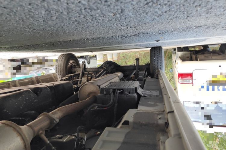 Used Foton Toano 2023 2.0T Automatic Jixiang Multi-Function Long-Wheelbase Mid-Height Rear Single Tire – Available in 6/7/9-Seater Configurations Chassis Front Right