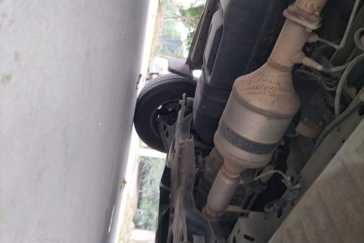Used Foton Toano 2023 2.0T Manual Urban Version Short Wheelbase Low Roof with Single Rear Tire Available in 5/6/9-Seater Configurations Chassis Front Right
