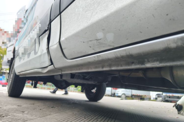Used Foton Toano 2023 Joy Elephant Multi-Function 2.0T Manual Long-Wheelbase Mid-Roof Model with Single Rear Tire Available in 5/6/7/9-Seater Configurations Chassis Front Right
