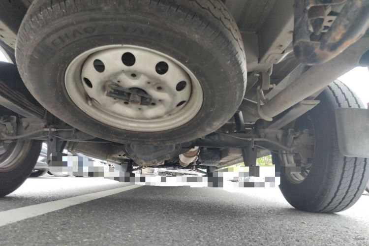 Used Foton Toano 2023 2.0T Manual Jixiang Van Extended Wheelbase Mid-Roof Design Rear Single Tire 3-Seater Chassis Rear