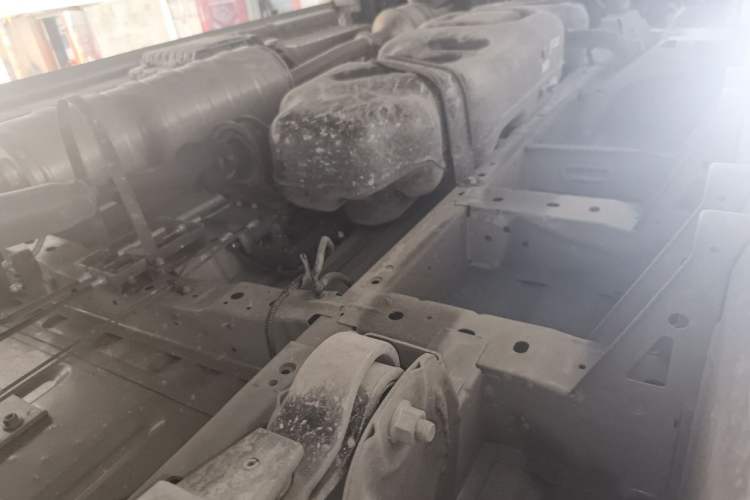 Used Foton Toano 2023 2.0T Automatic Jixiang Multi-Function Long-Wheelbase Mid-Height Rear Single Tire – Available in 6/7/9-Seater Configurations Chassis Rear Left