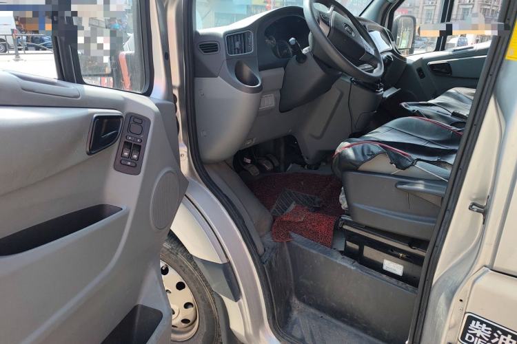 Used Foton Toano 2023 2.0T Manual Urban Version Short Wheelbase Mid-Height Design with Single Rear Tire—5/6/9 Seater Driver Seat