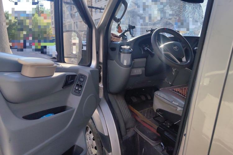 Used Foton Toano 2023 2.0T Manual Jixiang Van Long Wheelbase Mid-Height Rear Single Tire 3-Seater Driver Seat