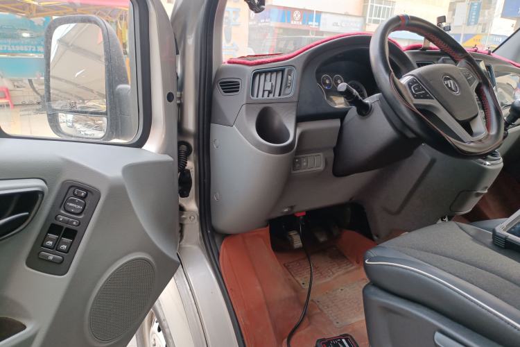 Used Foton Toano 2023 Joy Elephant Multi-Function 2.0T Manual Long-Wheelbase Mid-Roof Model with Single Rear Tire Available in 5/6/7/9-Seater Configurations Driver Seat