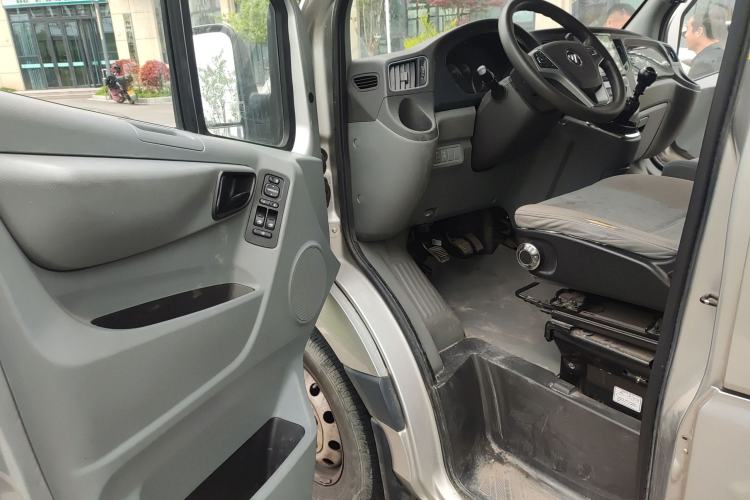 Used Foton Toano 2023 Joy Elephant Van 2.0T Manual Long Wheelbase Mid-Roof Design Rear Single Tire 3-Seater Driver Seat