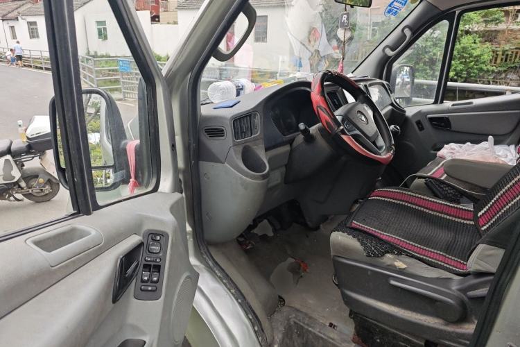 Used Foton Toano 2023 2.0T Manual Jixiang Long-Wheelbase Mid-Top Single Rear Tire 7/9-Seater Professional Edition Driver Seat