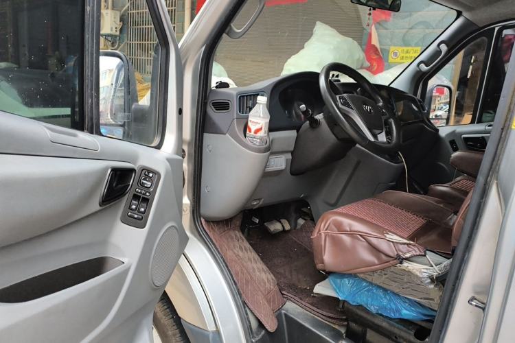 Used Foton Toano 2023 2.0T Automatic Urban Edition Short Wheelbase Mid-Height Design with Single Rear Tire—Available in 5/6/9-Seater Configurations Driver Seat