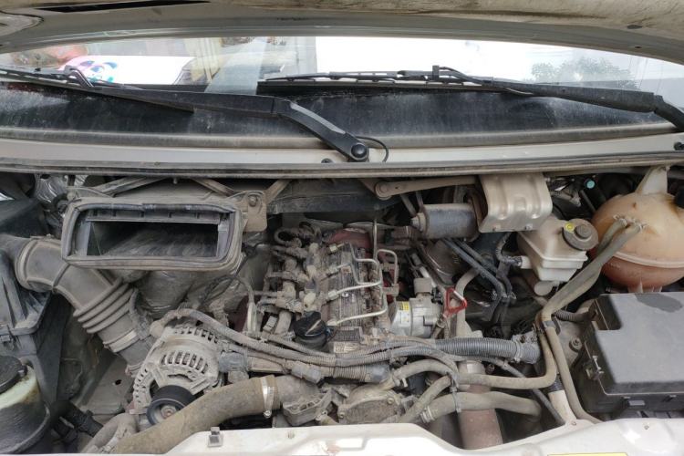 Used Foton Toano 2023 2.8T Manual Jixiang Long Wheelbase Mid-Top Rear Single Tire 7/9-Seater Engine Bay