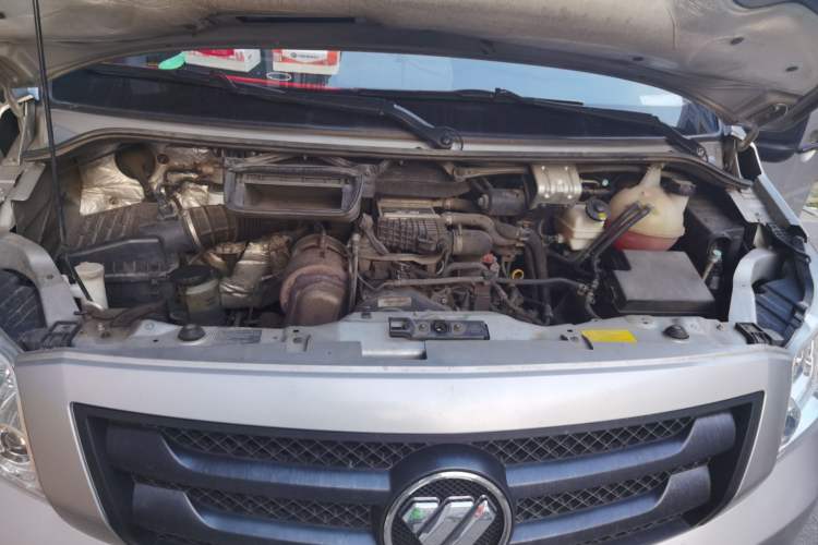 Used Foton Toano 2023 2.0T Manual Jixiang Long Wheelbase Mid-Top Rear Single Tire 7/9-Seater Engine Bay