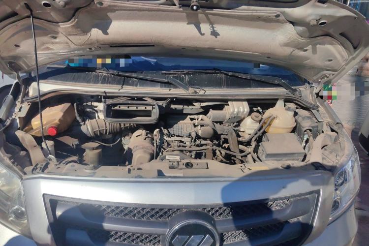 Used Foton Toano 2023 2.0T Manual Jixiang Van Long Wheelbase Mid-Height Rear Single Tire 3-Seater Engine Bay