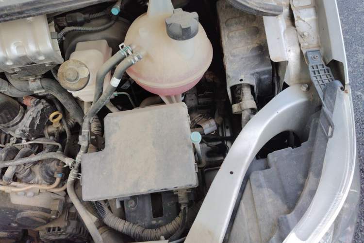 Used Foton Toano 2023 2.8T Manual Urban Version Short Wheelbase Low Roof with Single Rear Tire—5/6/9 Seater Engine Bay Left