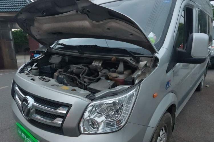 Used Foton Toano 2023 2.0T Automatic Jixiang Multi-Function Long-Wheelbase Mid-Height Rear Single Tire – Available in 6/7/9-Seater Configurations Engine Bay Left
