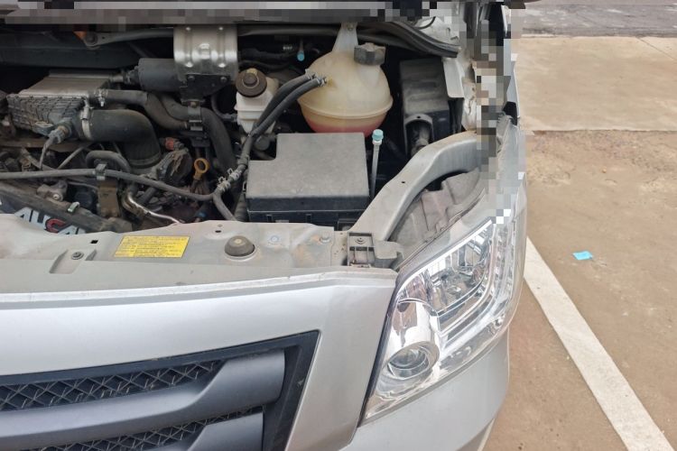 Used Foton Toano 2023 Joy Elephant Van 2.0T Manual Long Wheelbase Mid-Roof Design Rear Single Tire 3-Seater Engine Bay Left