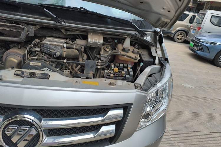 Used Foton Toano 2023 2.0T Automatic Urban Edition Short Wheelbase Mid-Height Design with Single Rear Tire—Available in 5/6/9-Seater Configurations Engine Bay Left