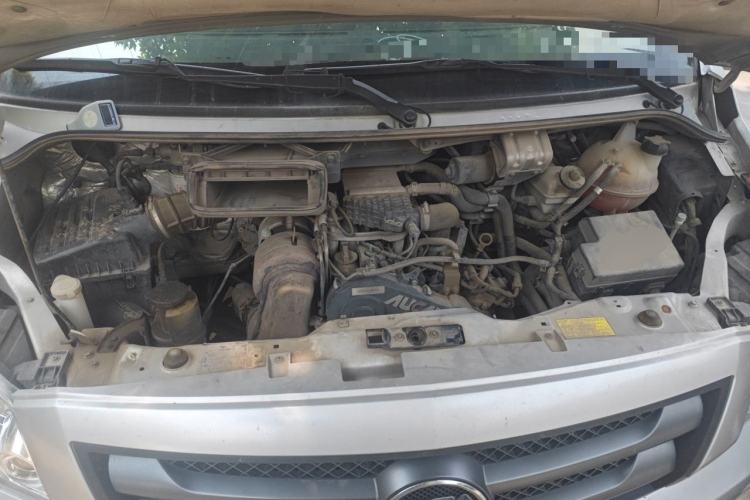Used Foton Toano 2023 Joy Elephant Multi-Function 2.0T Manual Long-Wheelbase Mid-Roof Model with Single Rear Tire Available in 5/6/7/9-Seater Configurations Engine Bay