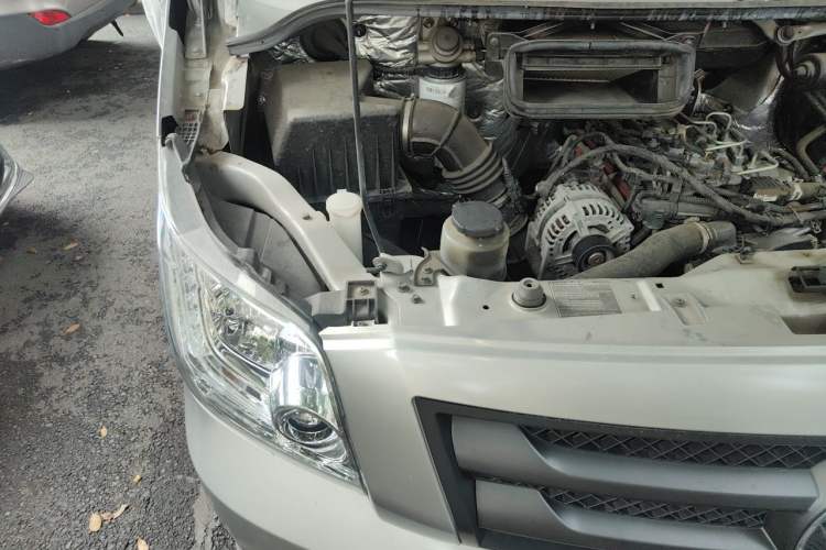 Used Foton Toano 2023 2.8T Manual Jixiang Long Wheelbase Mid-Top with Rear Dual Tires 7/9 Seats Engine Bay Right