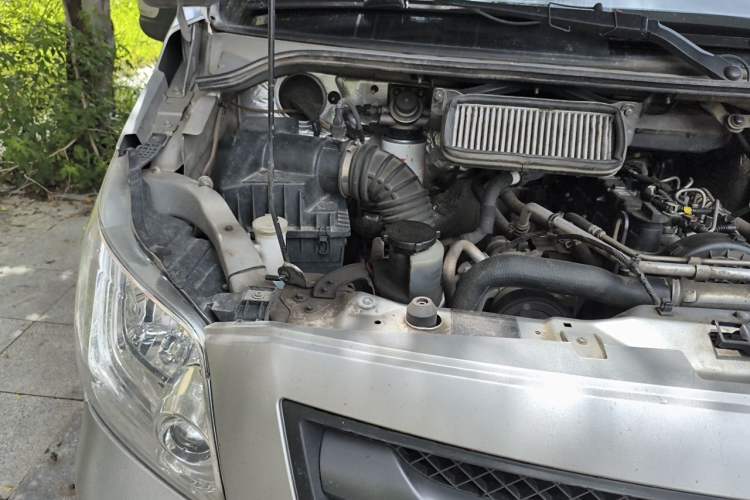 Used Foton Toano 2023 2.5T Manual Jixiang Van Long Wheelbase Ultra-High Roof with Rear Dual Tires 3-Seater Engine Bay Right