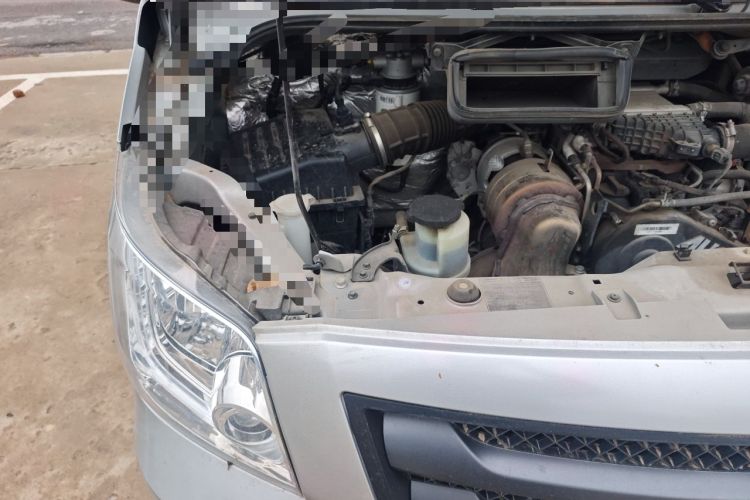 Used Foton Toano 2023 Joy Elephant Van 2.0T Manual Long Wheelbase Mid-Roof Design Rear Single Tire 3-Seater Engine Bay Right