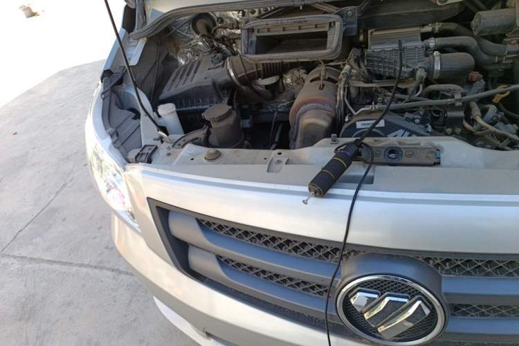 Used Foton Toano 2023 2.0T Manual Jixiang Van Long Wheelbase Mid-Height Rear Single Tire 3-Seater Engine Bay Right