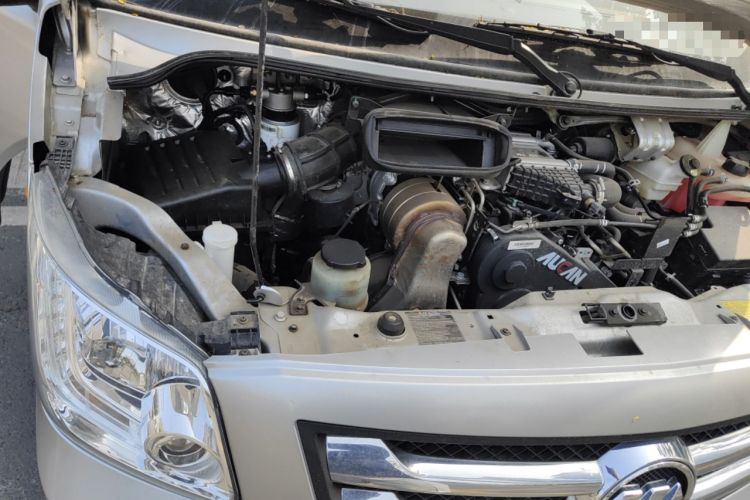 Used Foton Toano 2023 2.0T Automatic Jixiang Multi-Function Long-Wheelbase Mid-Height Rear Single Tire – Available in 6/7/9-Seater Configurations Engine Bay Right