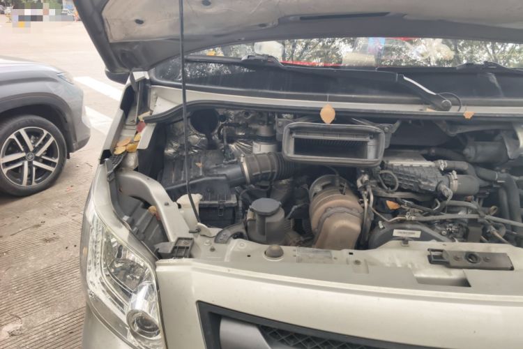Used Foton Toano 2023 Joy Elephant Multi-Function 2.0T Manual Long-Wheelbase Mid-Roof Model with Single Rear Tire Available in 5/6/7/9-Seater Configurations Engine Bay Right