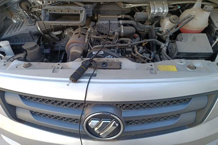 Used Foton Toano 2023 2.0T Manual Jixiang Van Long Wheelbase Mid-Height Rear Single Tire 3-Seater Engine Bay