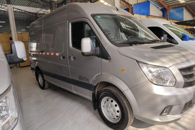 Used Foton Toano 2023 2.0T Manual Jixiang Van Long Wheelbase Mid-Height Rear Single Tire 3-Seater Exterior 2