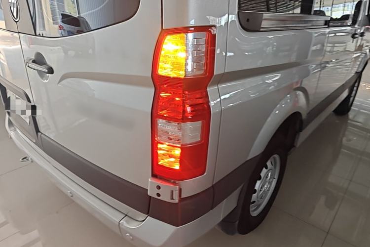 Used Foton Toano 2023 Urban Edition Multi-Function 2.0T Manual Short Wheelbase Mid-Roof Rear Single Tire – Available in 5/6/9-Seater Configurations Exterior 3