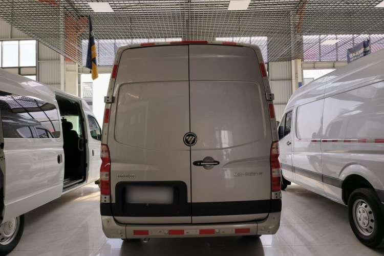Used Foton Toano 2023 2.0T Manual Jixiang Van Long Wheelbase Mid-Height Rear Single Tire 3-Seater Exterior 4
