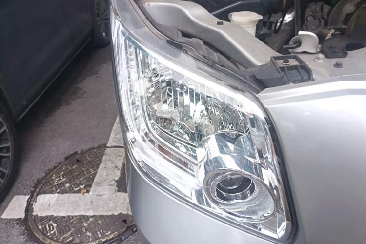 Used Foton Toano 2023 Joy Elephant Multi-Function 2.0T Manual Long-Wheelbase Mid-Roof Model with Single Rear Tire Available in 5/6/7/9-Seater Configurations Exterior 6